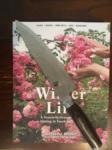 WHAT IS A FLORAL KNIFE AND HOW TO USE ONE
