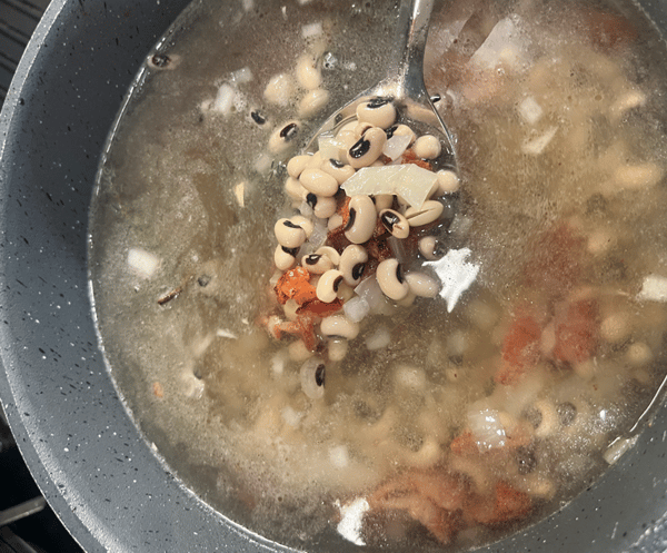 black eyed peas cooking